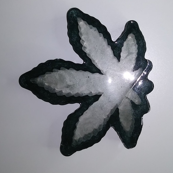 New Handmade Ashtray - Picture 2 of 5